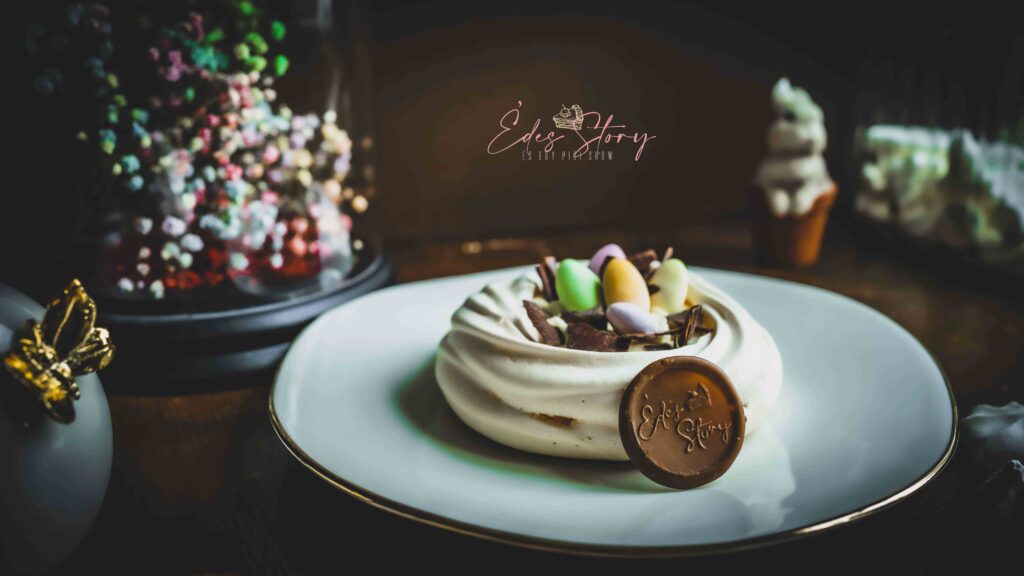 Pavlova - Fehércsoki Moussal és Mentás Málnaöntettel