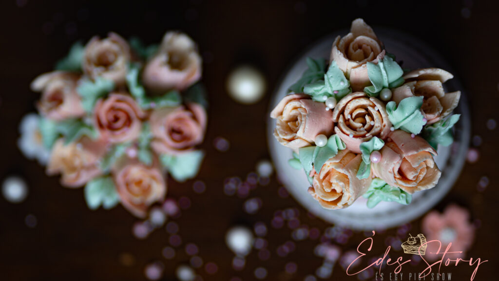 Orosz dekorcsővel készített vajkrém virág