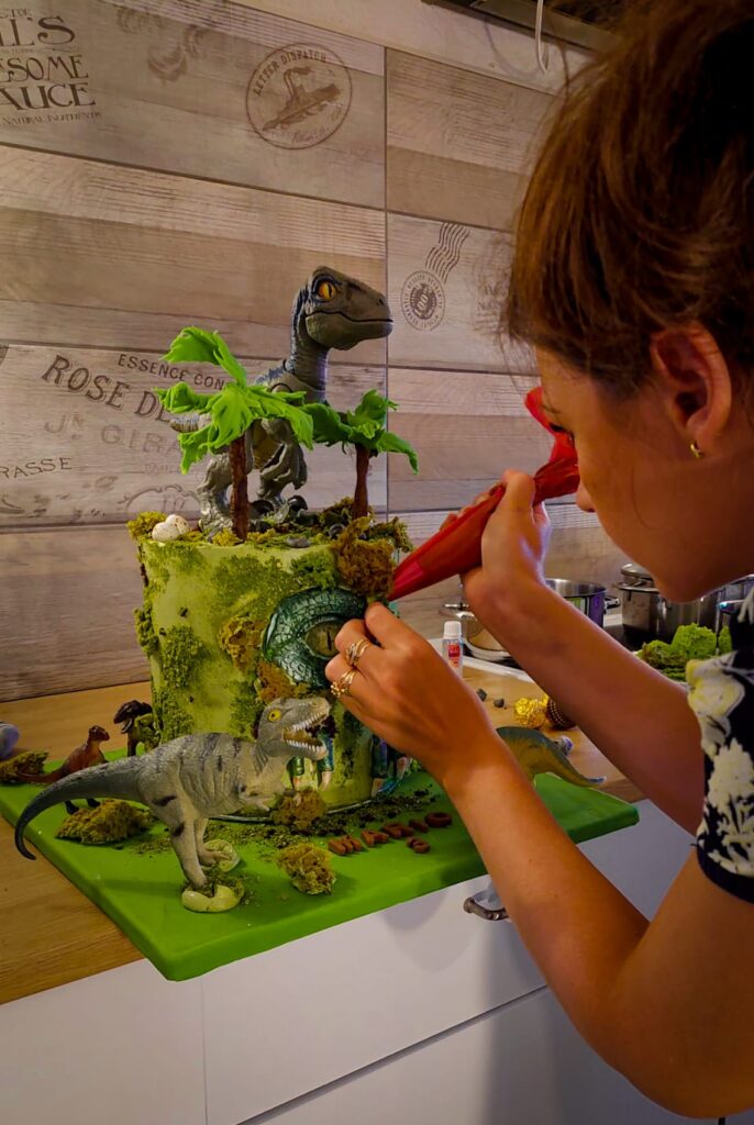 Dínó Torta Díszítése