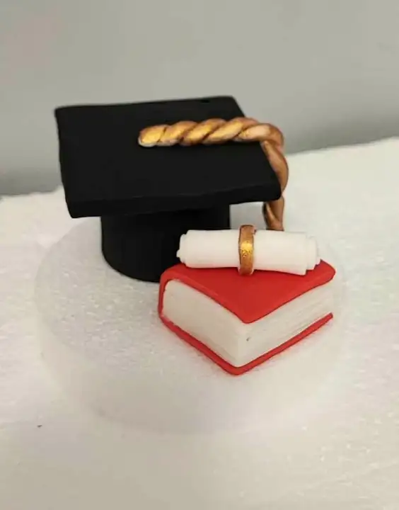 Cukorfigura - Szett ballagásra - kalap - tekercs - könyv