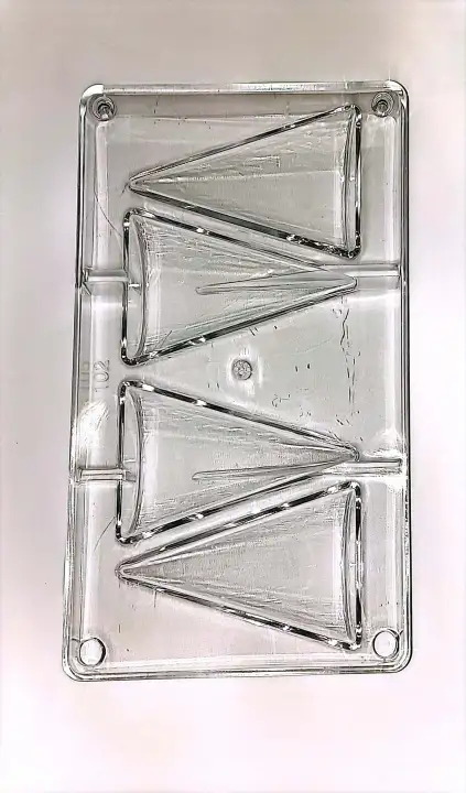 Kicsi polikarbonát bonbon forma – Nagy félkúp