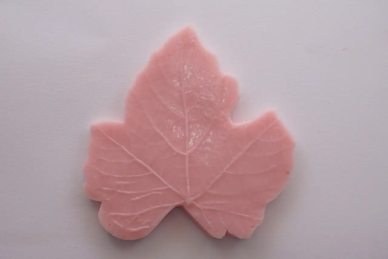 Kis méretű szőlő / juharlevél erező 1db