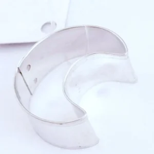 Kiszúró - Hold 37x30mm